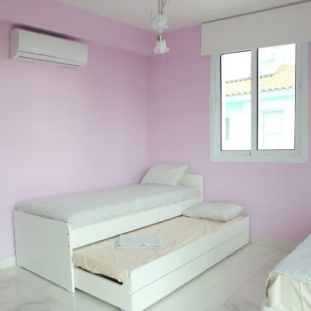 Pink Near Beach With Swimming Pool Pyla